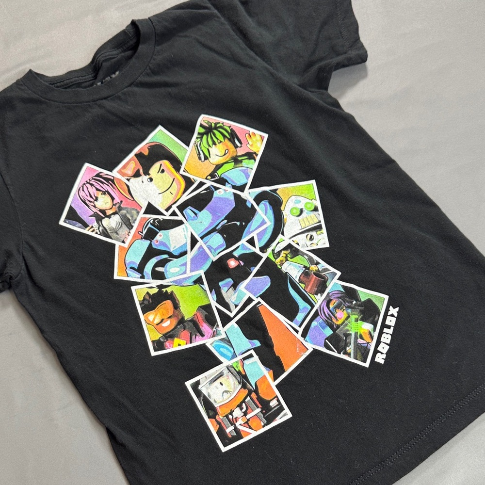 Roblox Kids‎ Graphic T-Shirt Black Size Medium Avatar Collage Cotton Tee